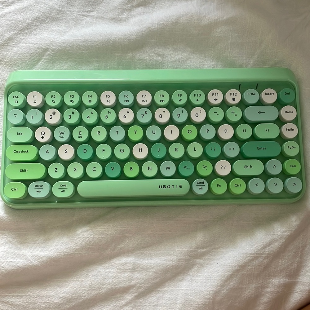Ubotie wireless keyboard in green